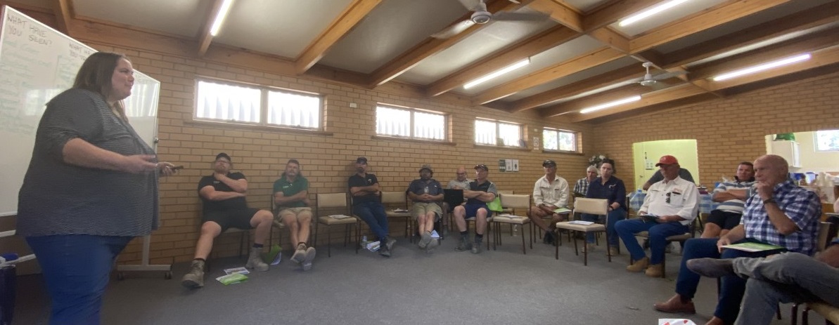 Dr Rhiannon Schilling presenting to the group at Coomandook 22.03.2023