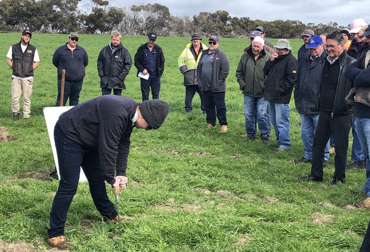 Dr Mel Fraser and Group at Field 18.08.2022