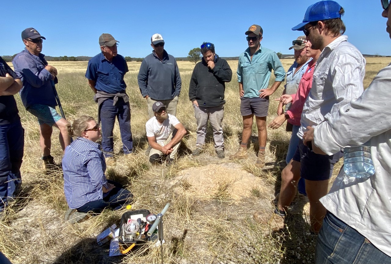 Dr Mel Fraser looking at Soil Profiles with the Meningie East Healthy Soils Group 04.03.2021